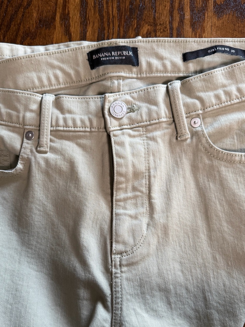Banana Republic Girlfriend Straight Cropped Jeans in Sage Green